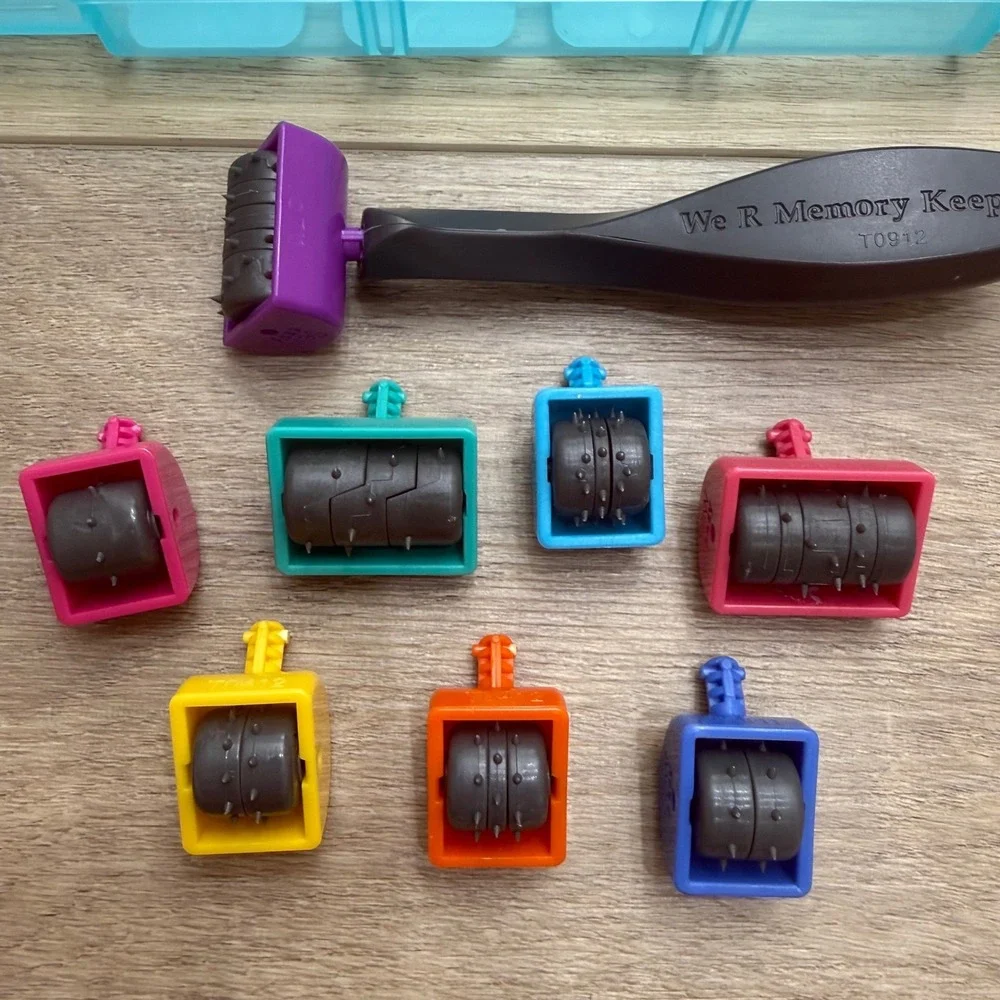 We‎ R Memory Keepers Sew Easy Stitch Piercer 8 Designs Embroidery Scrapbooking